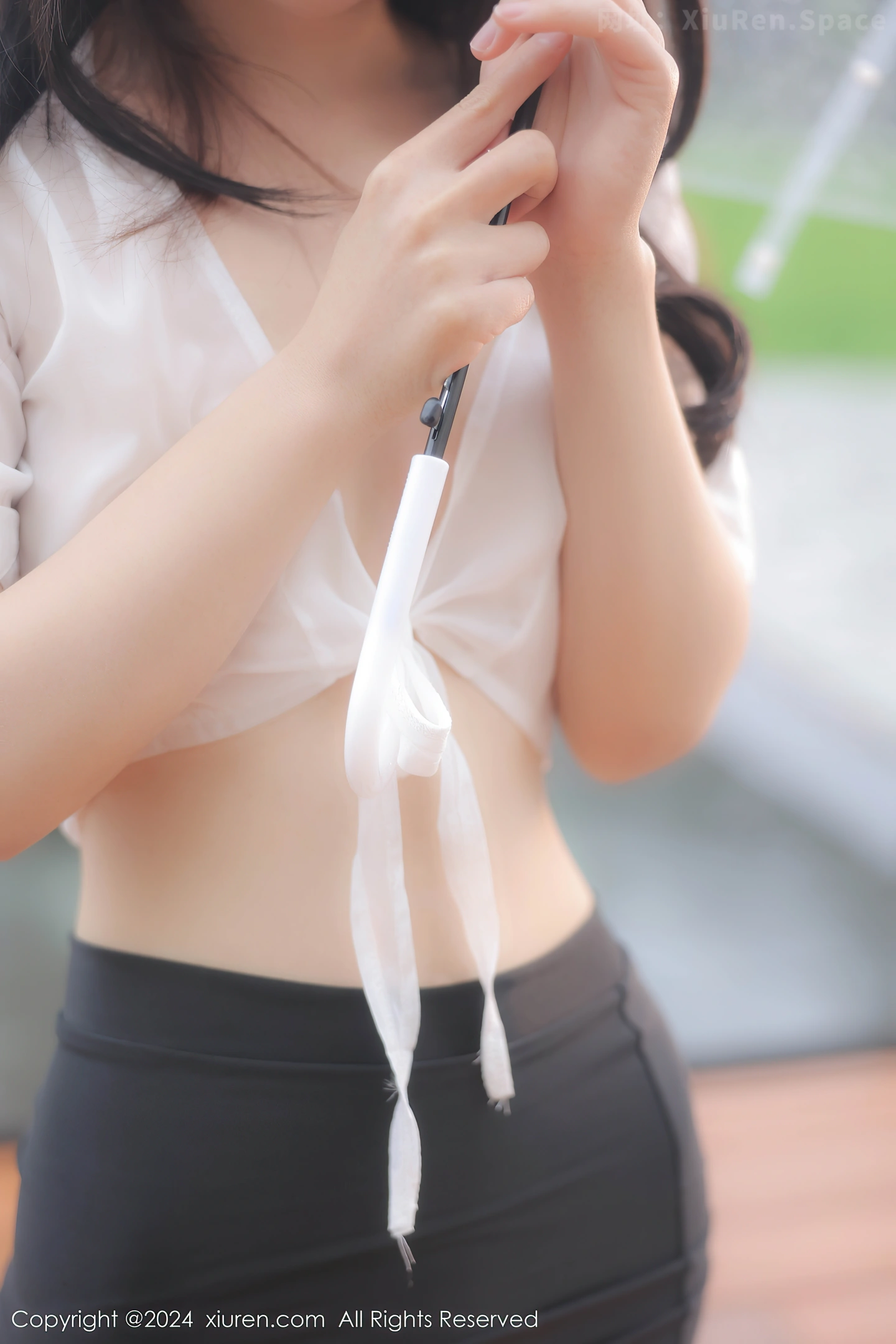 图片[6]-[XiuRen秀人网]VOL.8885 模特桃妖夭性感白色轻透上衣配黑短裙露白色丝袜撩人诱惑写真92P-秀人网官方网站